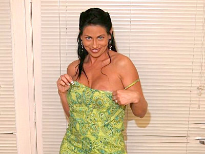 Hot MILF Jizzed 